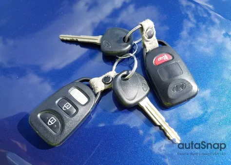 2013 Hyundai Elantra Gls from USA, damaged, VIN 5NPDH4AE0DH445567